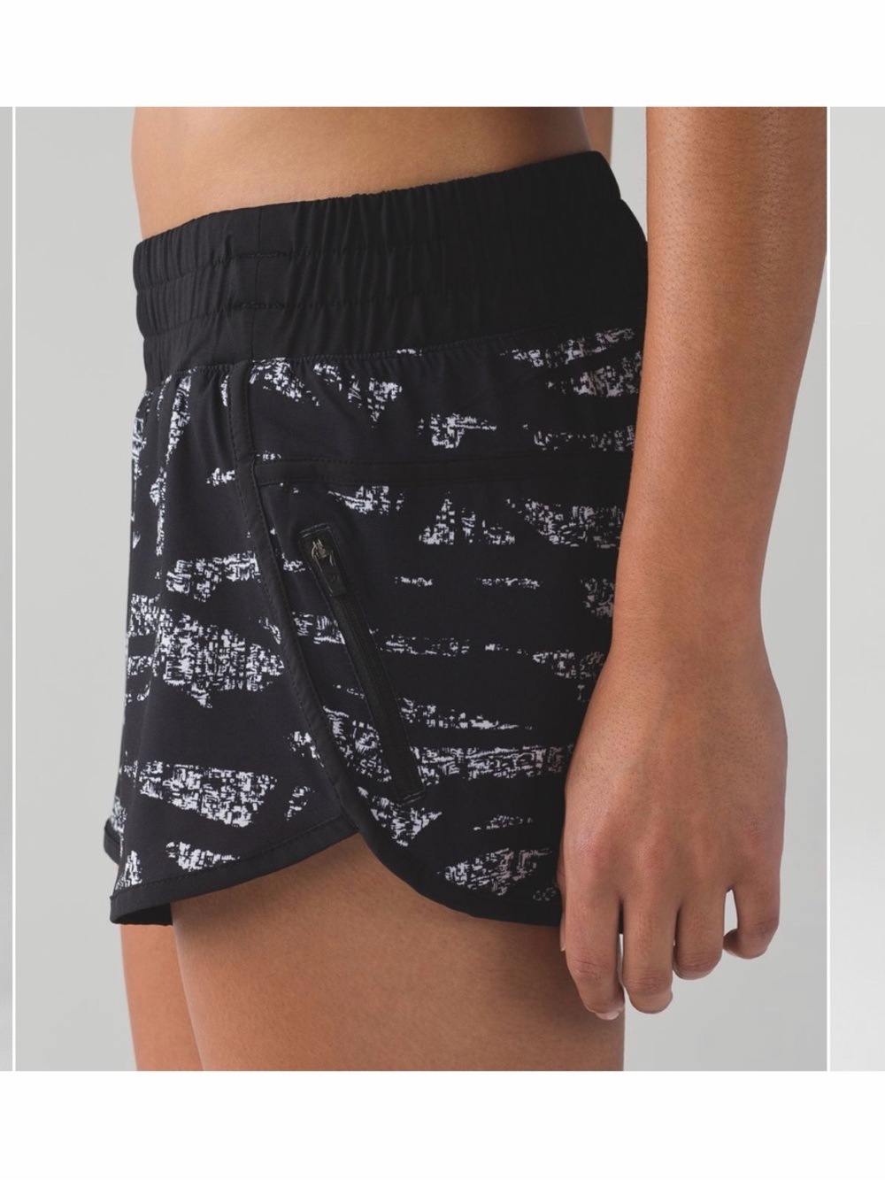 Lululemon Tracker Short IV Women’s Size 6